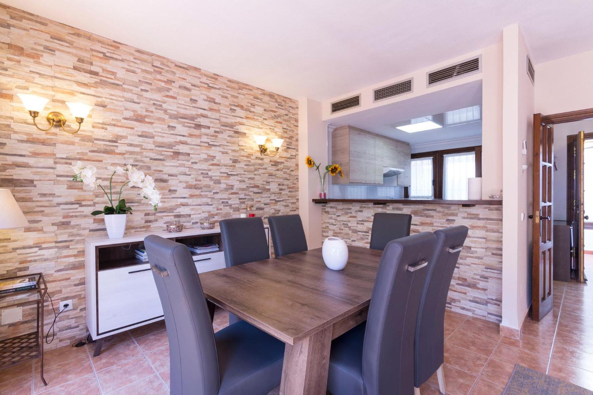 Large Townhouse Golden Mile Сasa de vacaciones *